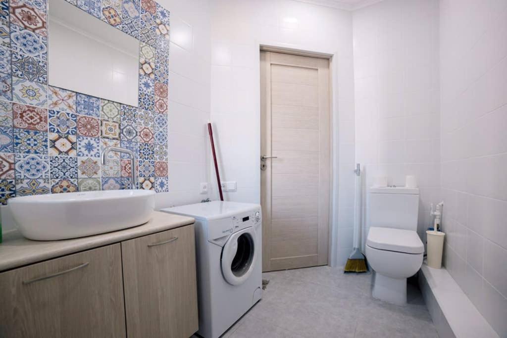 New Central Apartment In 久姆里 外观 照片